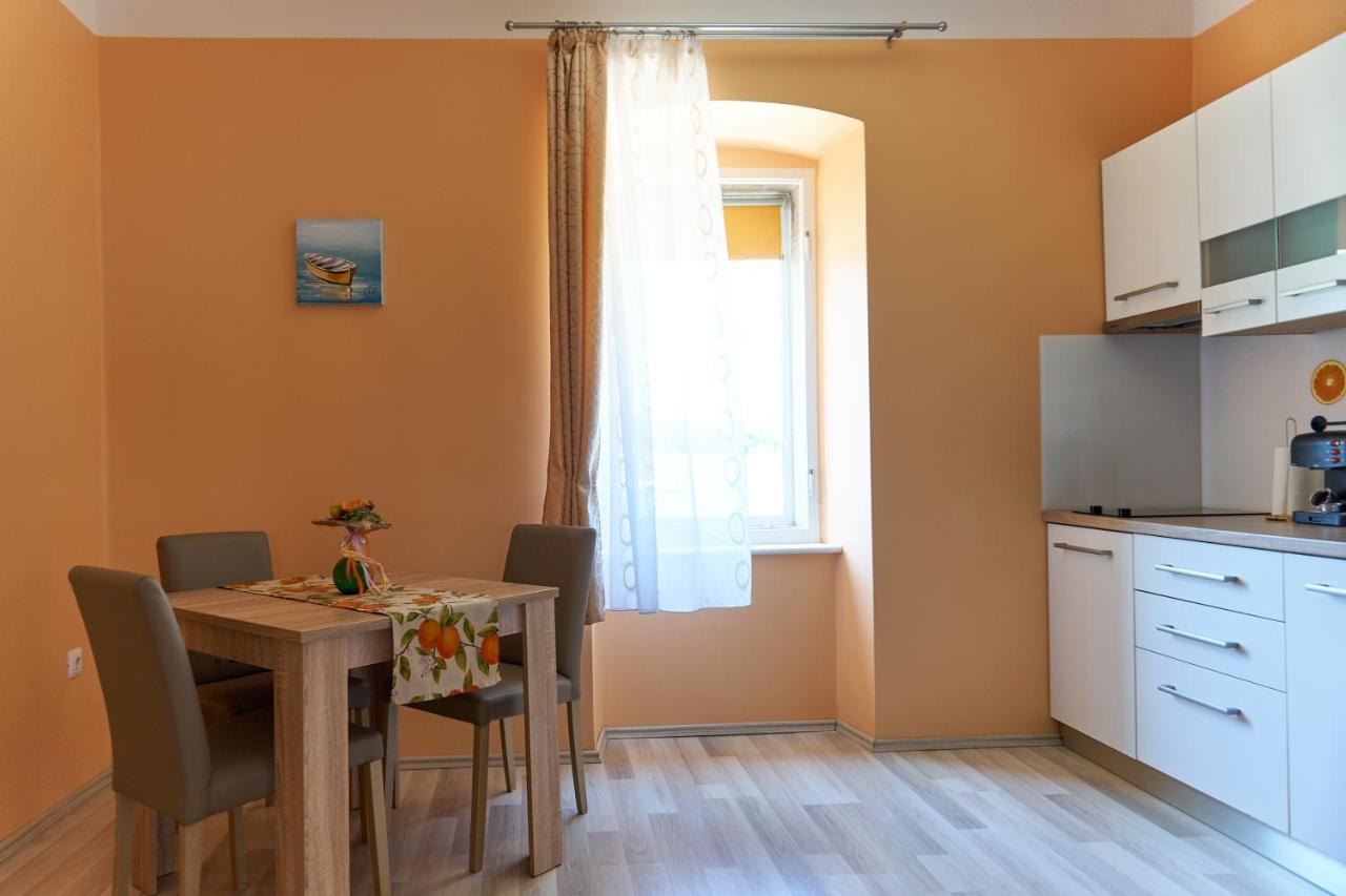 Apartments Nives Cres Exterior photo